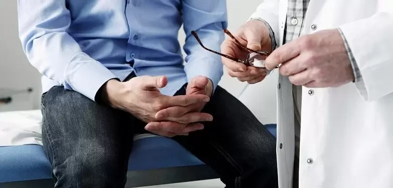 At the early signs of prostatitis, you should consult a urologist to confirm the diagnosis. 